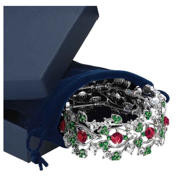 DANBURY MINT - Seasonal Sensation “Christmas Holly” Stretch Bracelet - Picture 2 of 9